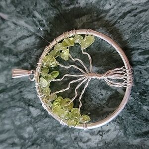 🎁 Peridot Chip Beaded Tree Of Life Pendant NEW